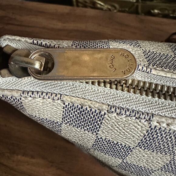 Louis Vuitton Damier Azur Totally MM Tote Bag - Picture 13 of 16